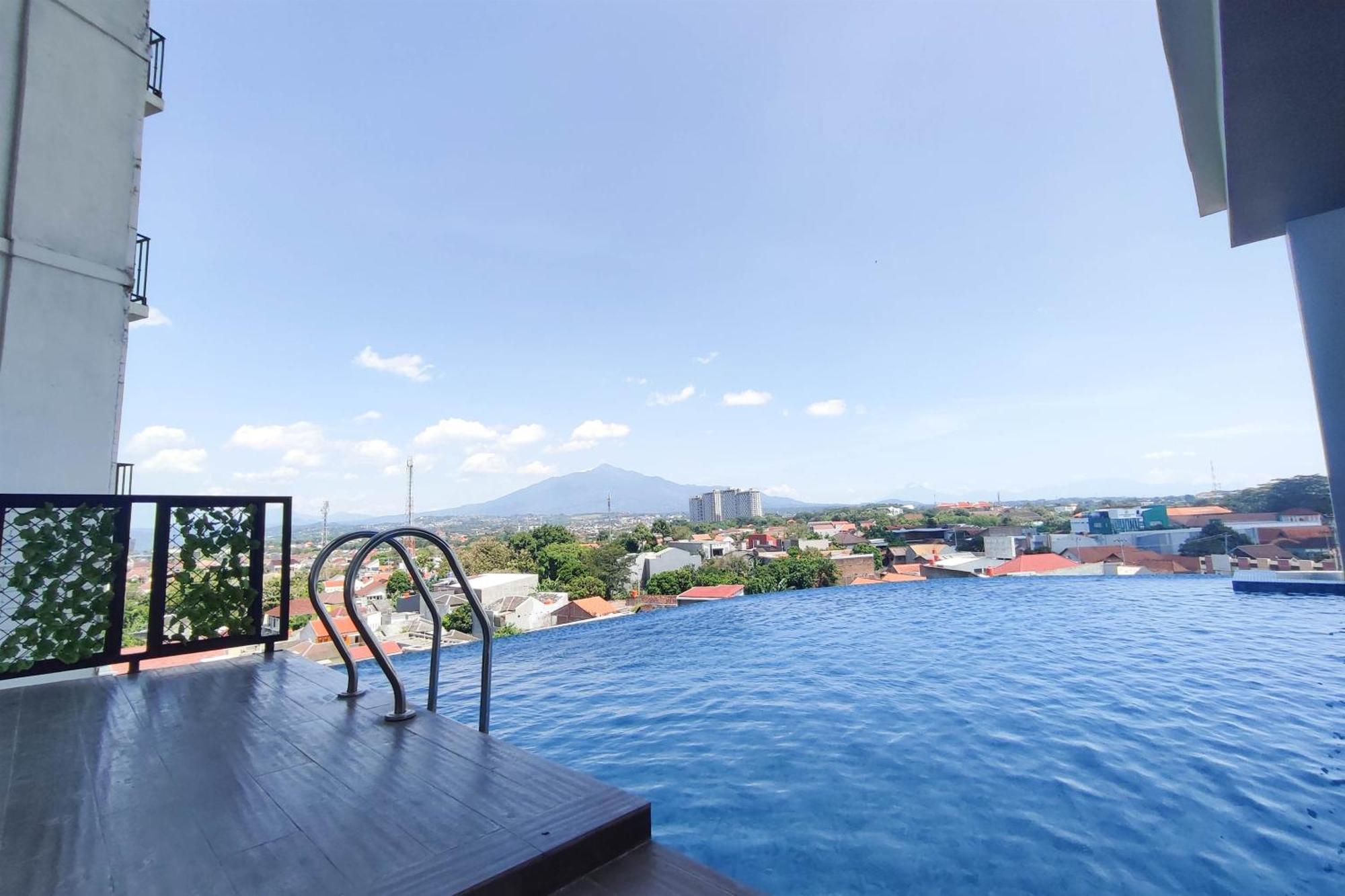 Apartemen Relaxing At The Alton By Travelio
