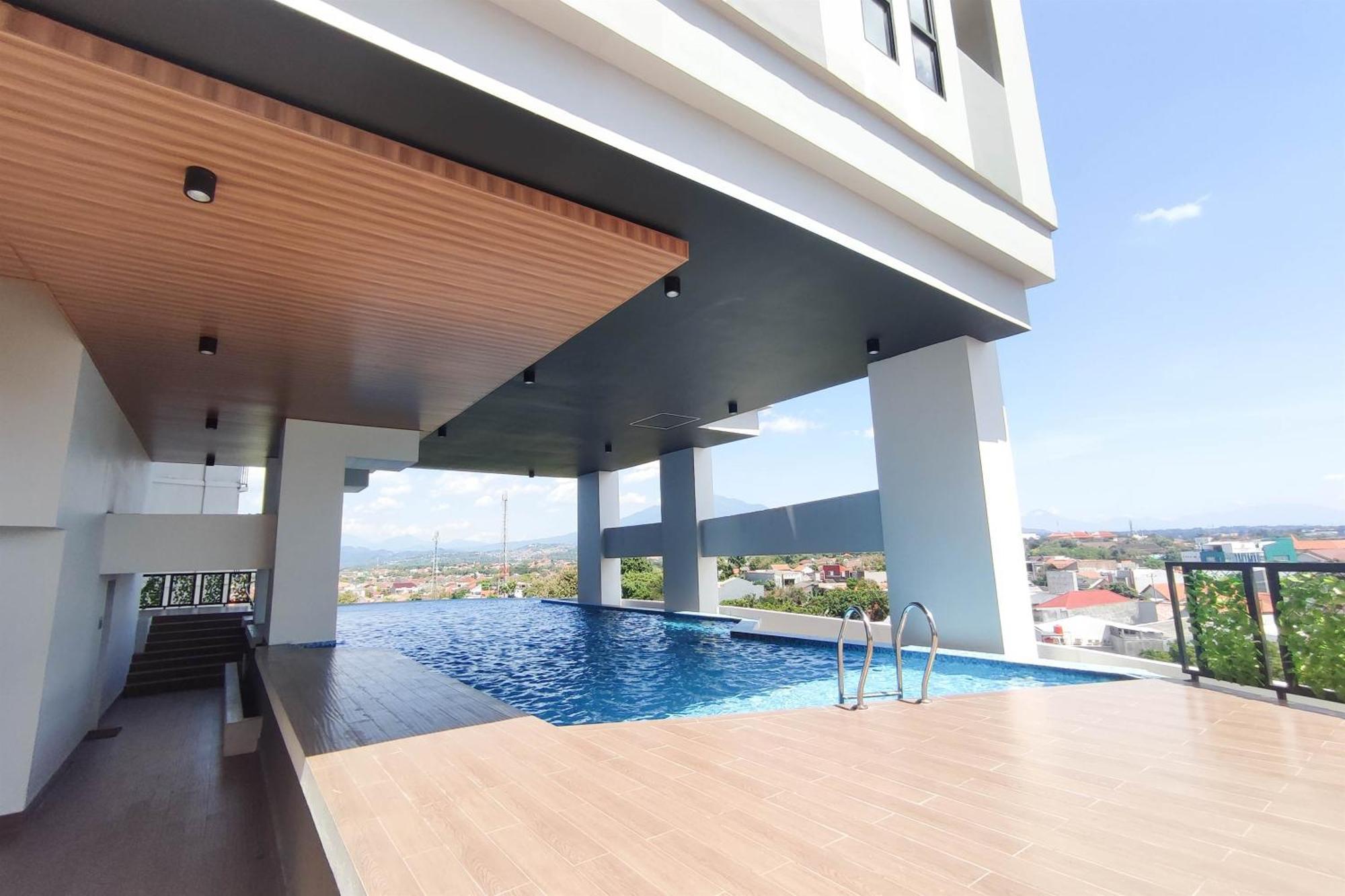 Relaxing At The Alton By Travelio Apartemen